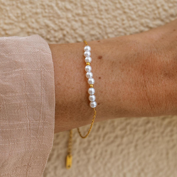 Pearl Diver Petite Bracelet